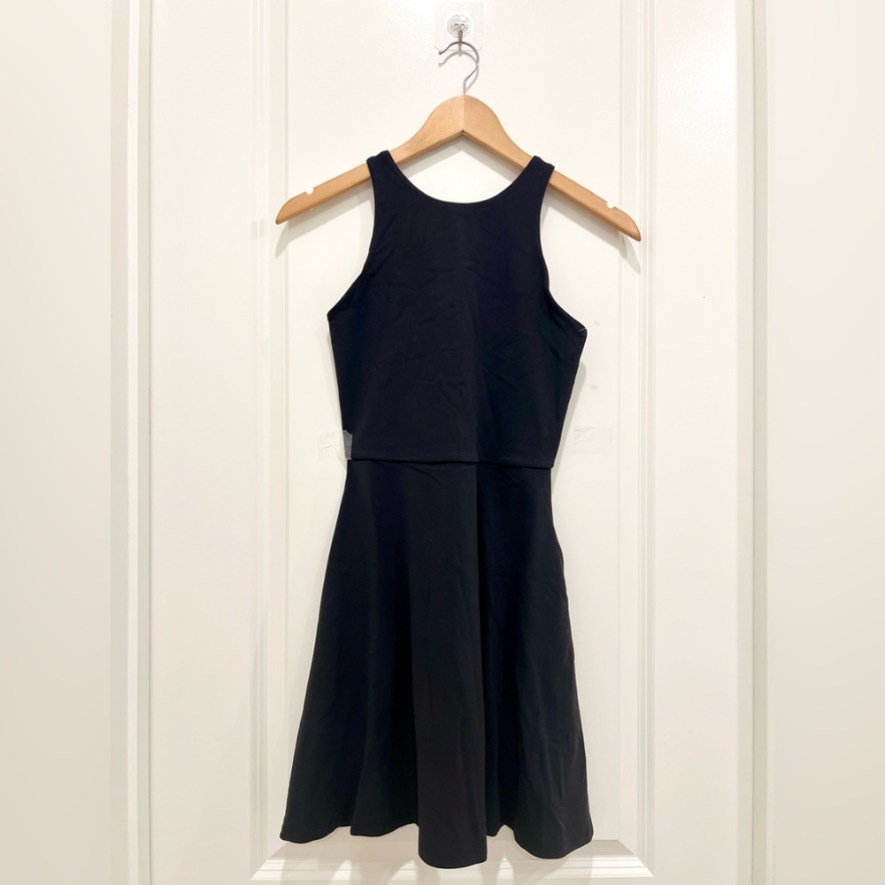 ATHLETA Concious Dress - Picture 2 of 7